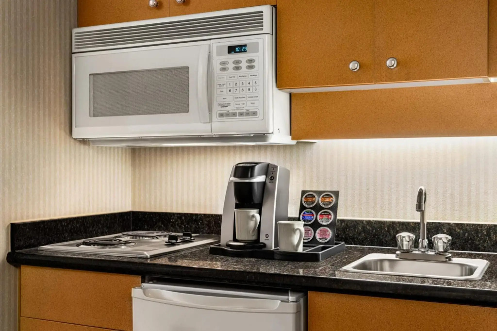 Holiday Inn Hotel & Suites North Vancouver by IHG - фото 32