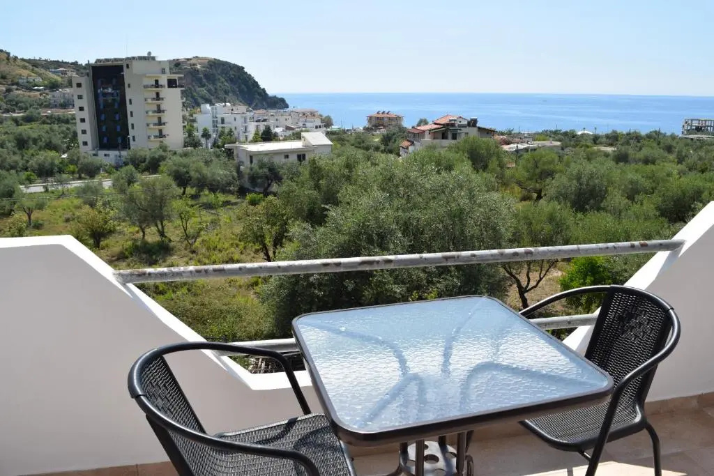 Standard Double room with sea view (full double bed)