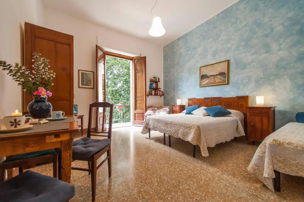 Standard Triple room with balcony