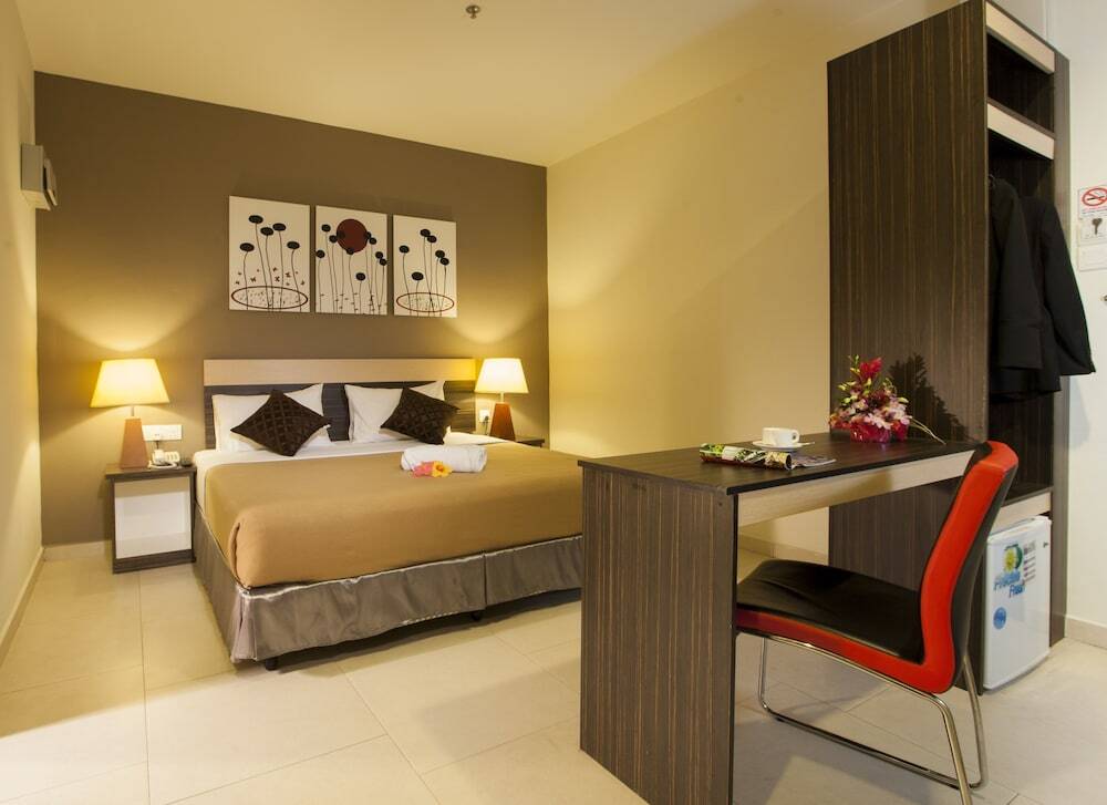 Leo Express Hotel