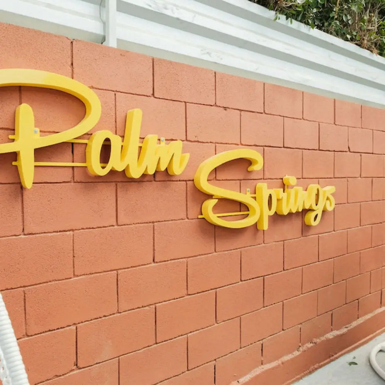 Mod Maya Hotel in Palm Springs