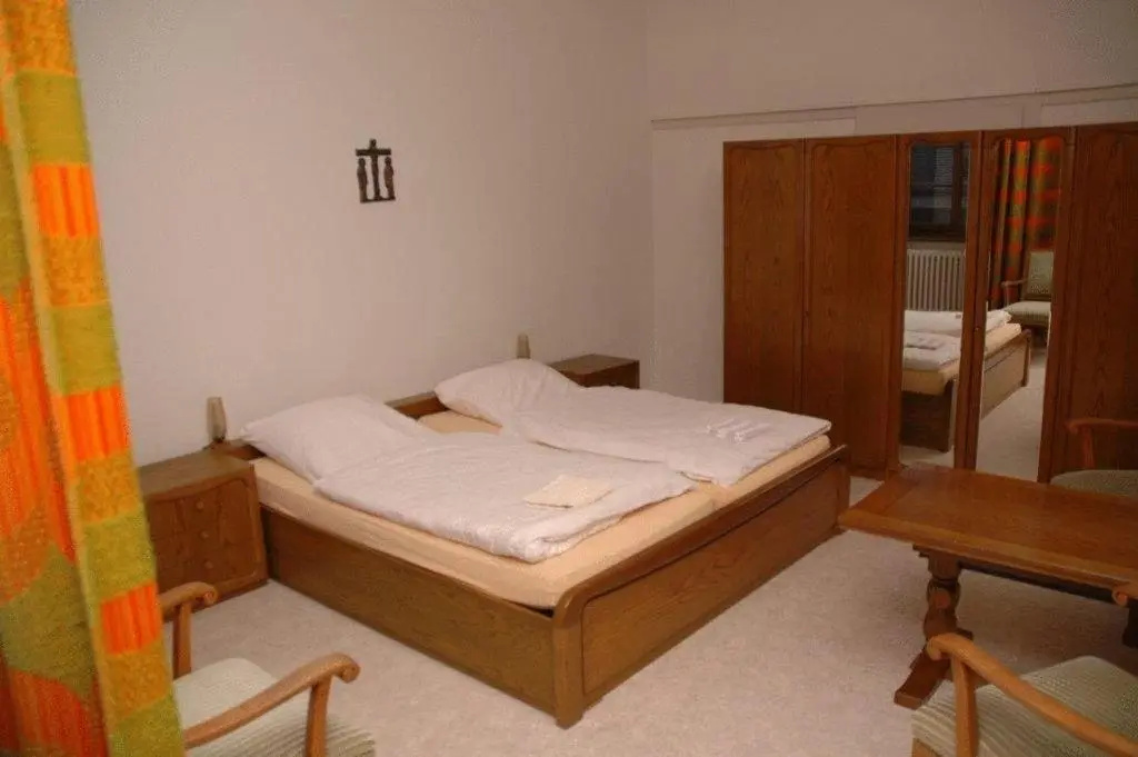 Standard Double room (full double bed)