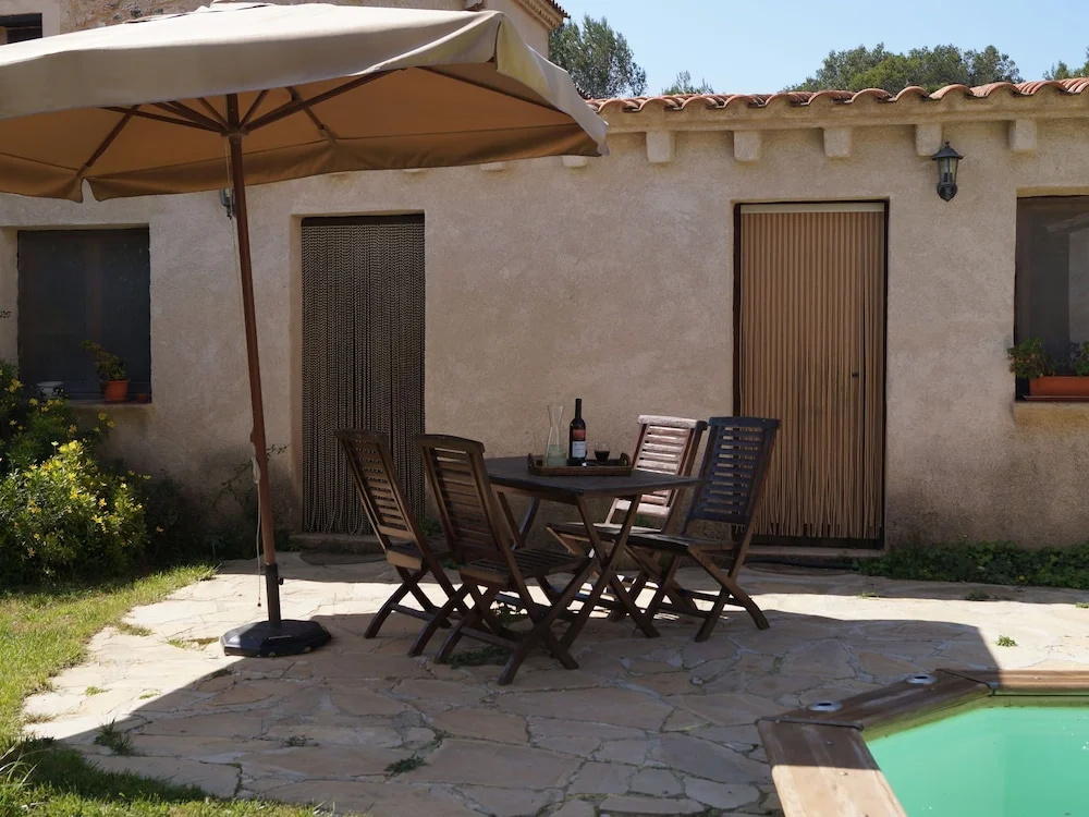 Beautiful Cottage in Renau Costa Dorada with Swimming Pool