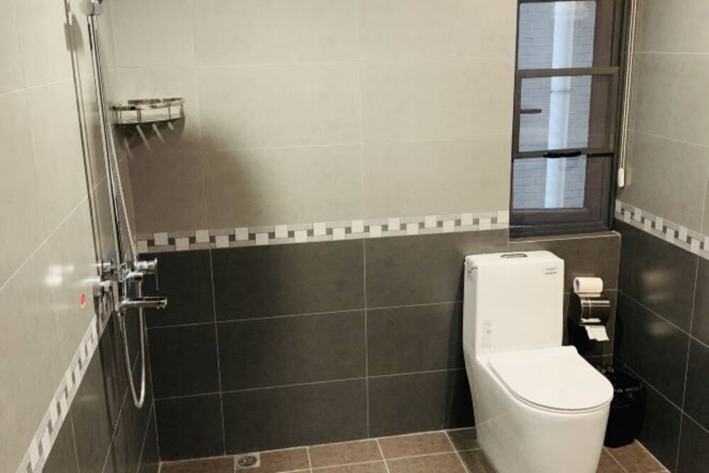 Jingqi Hotel (Shenzhen Binhe Times Xiasha Subway Station Branch) in Shenzhen
