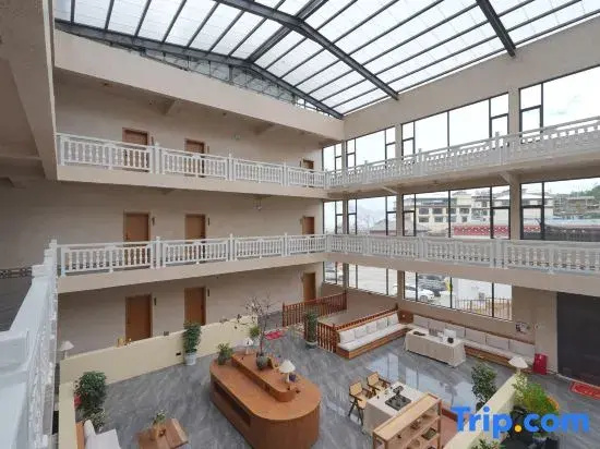 KSM Feilai · Dongfan Mountain Oxygen-Rich Snow Mountain View Luxury Retreat (Deqin Feilai Temple)