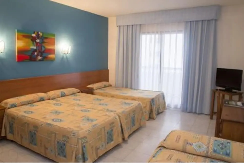Standard Quadruple room with balcony