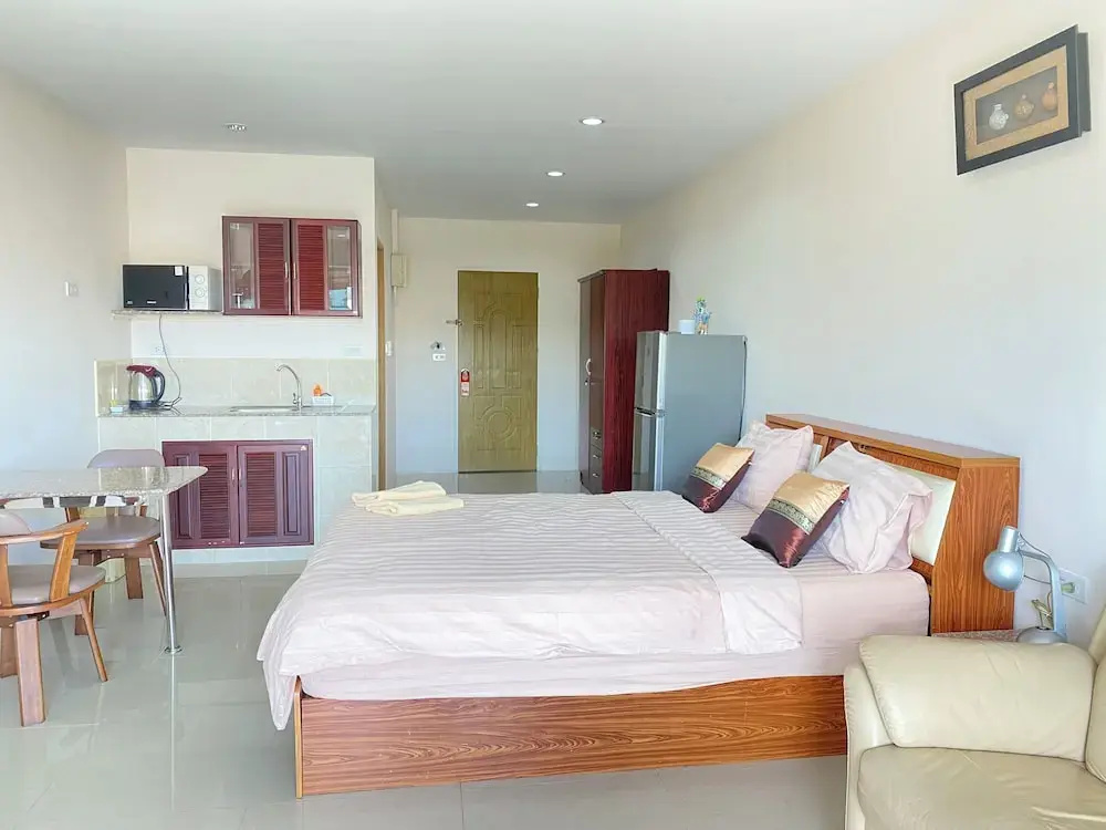 Superior Double room with balcony (full double bed)