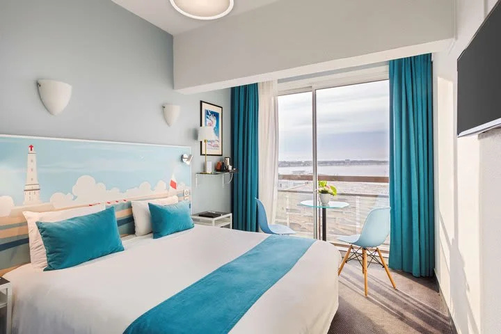 Superior Double room with panoramic view (full double bed)
