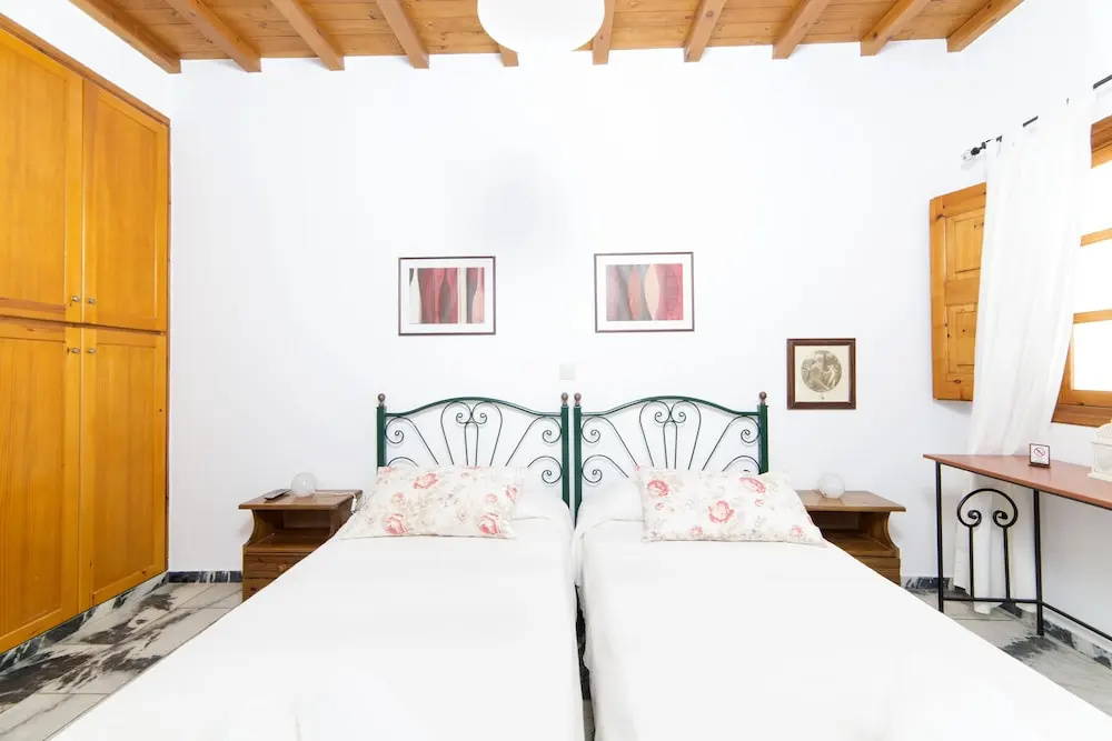 Standard Double room with partial sea view (full double bed)