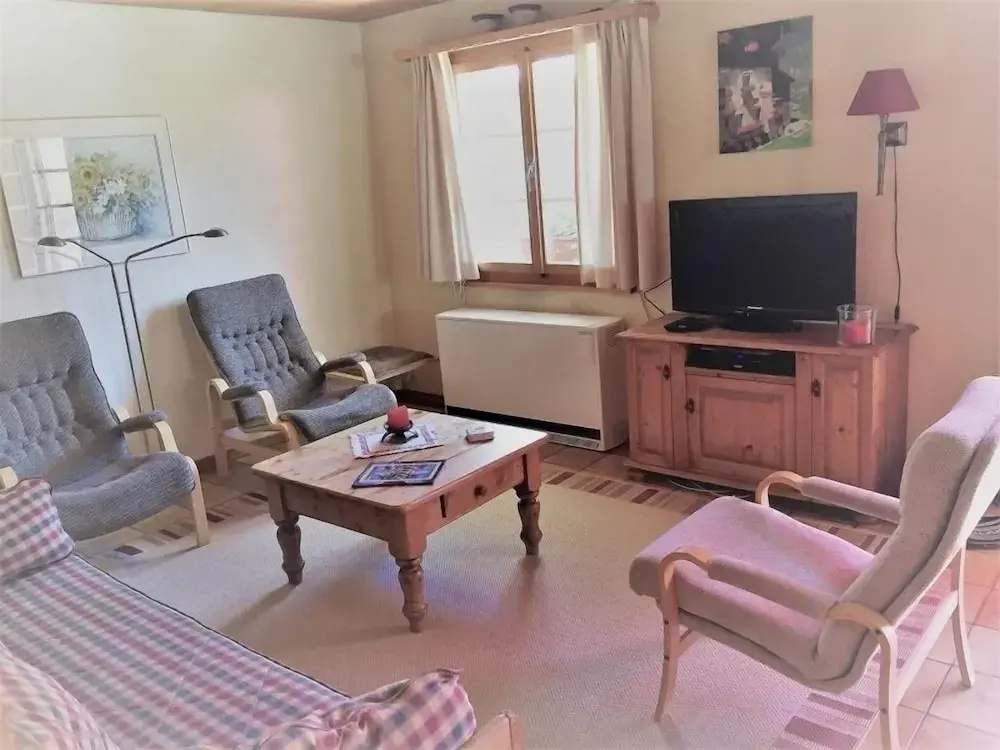 2 Bedrooms Apartment