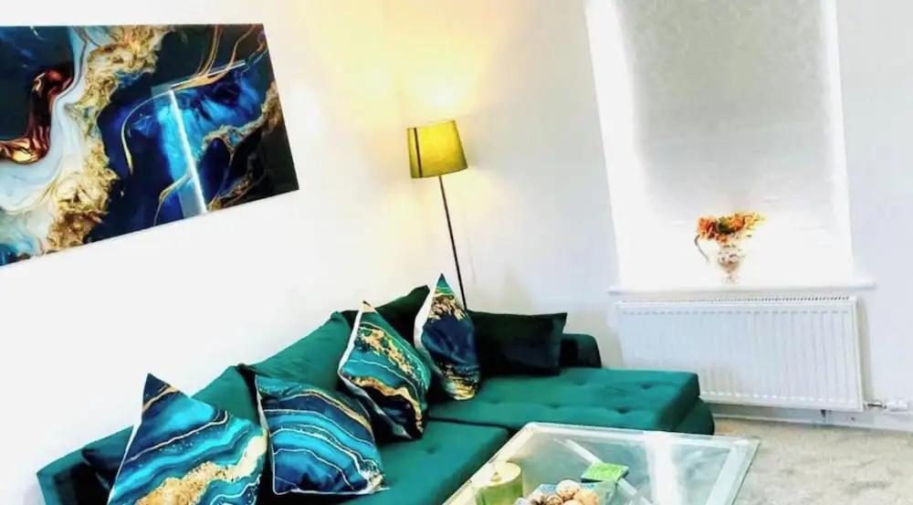 3-bedroom Gem in Manchester With Free Parking