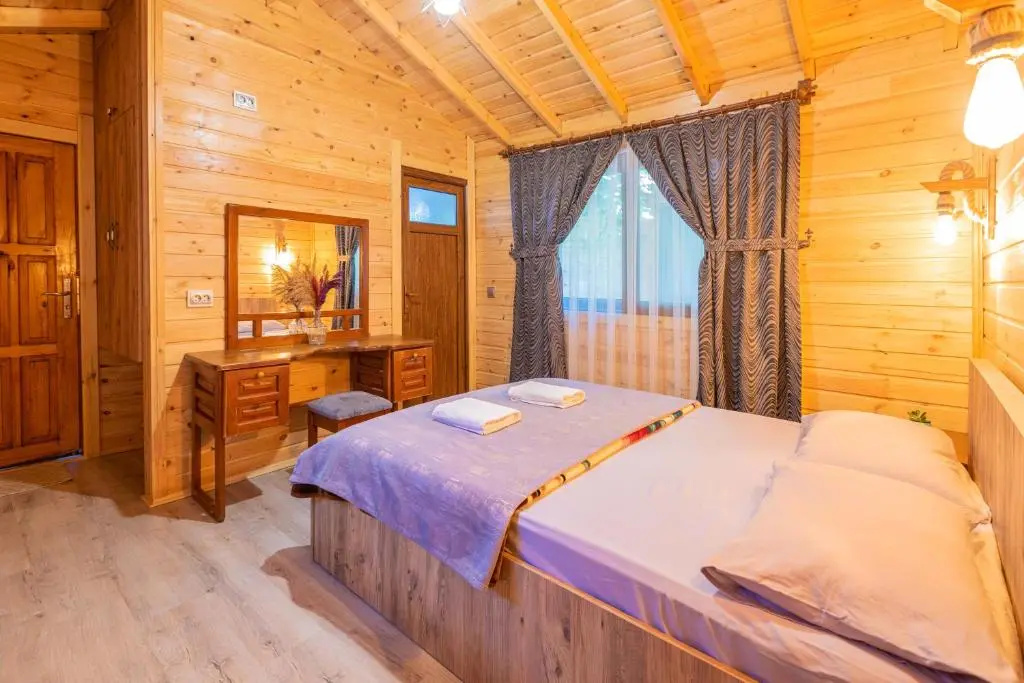 Standard Double room with garden view (full double bed)