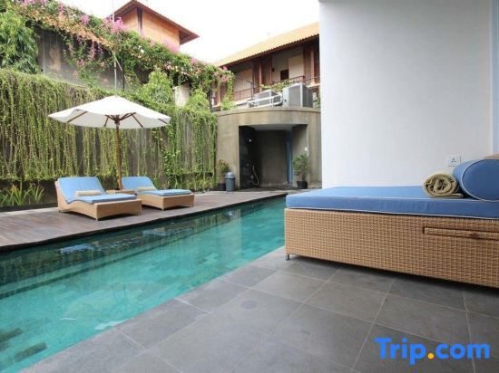 Ossotel Legian