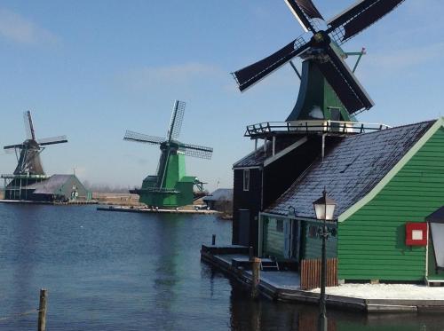 Heerlijck Slaapen op de Zaanse Schans image