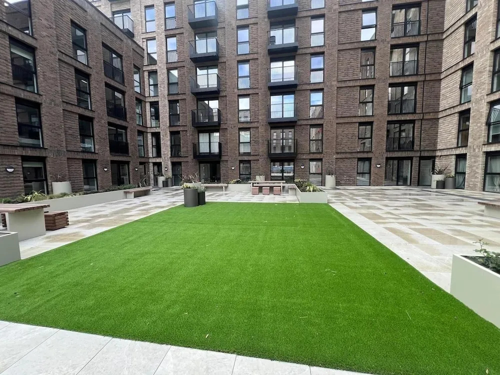 Sleeps 3 - Garden and Parking - Near Old Trafford