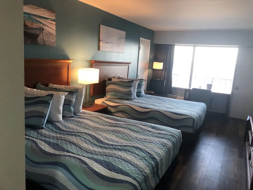 Quadruple Studio oceanfront