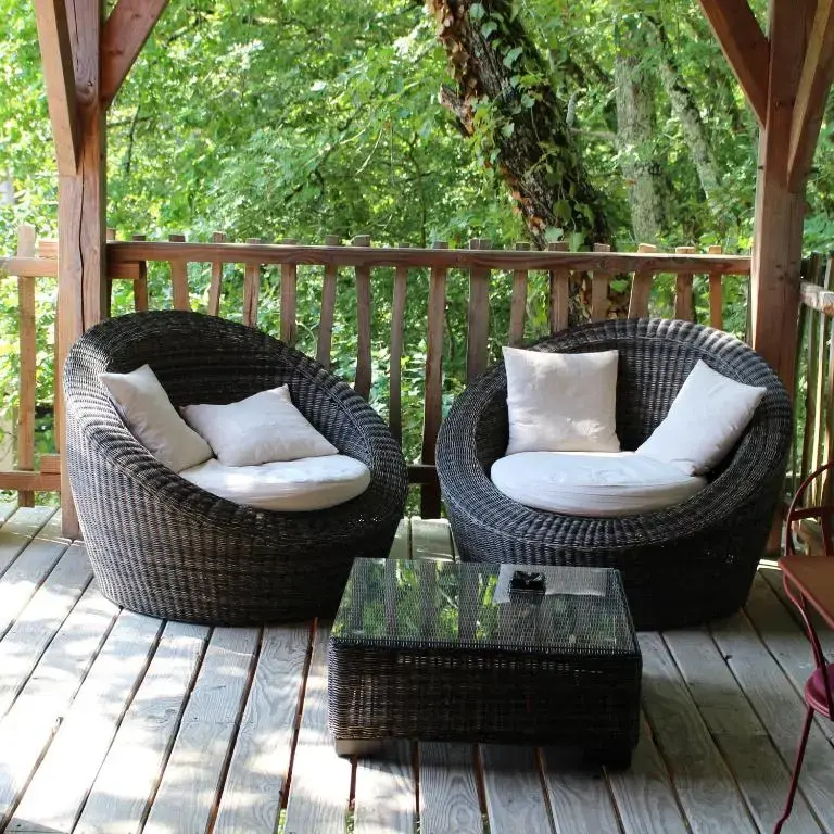 D'emilion de Sens (Adults Only)