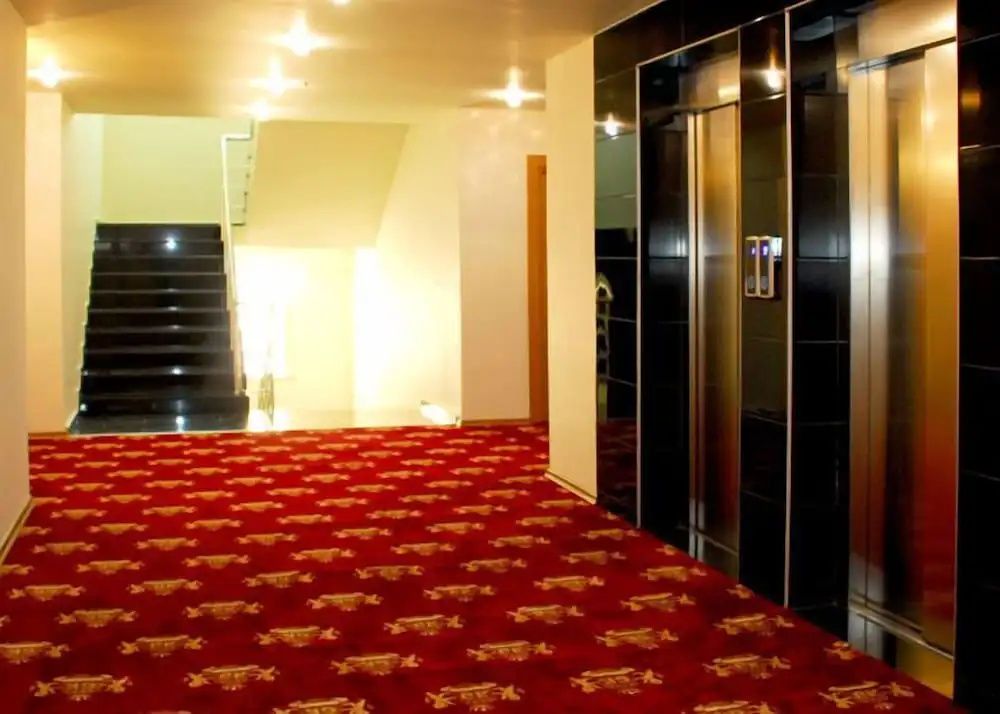 Lobby & Reception