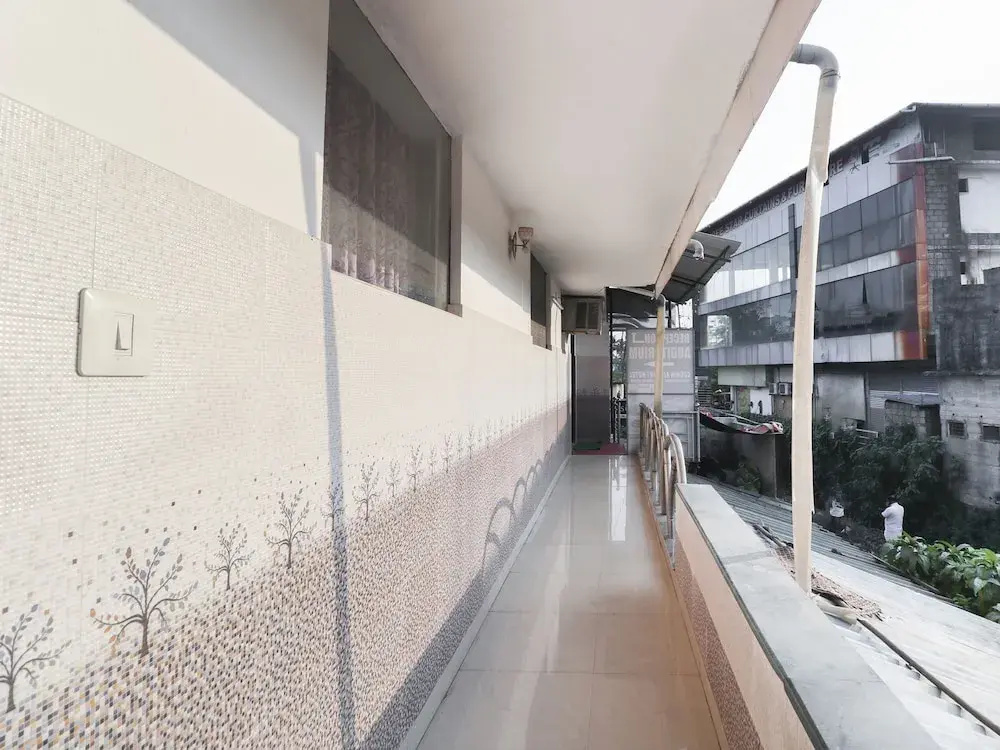 OYO 61270 313s Royal Suites