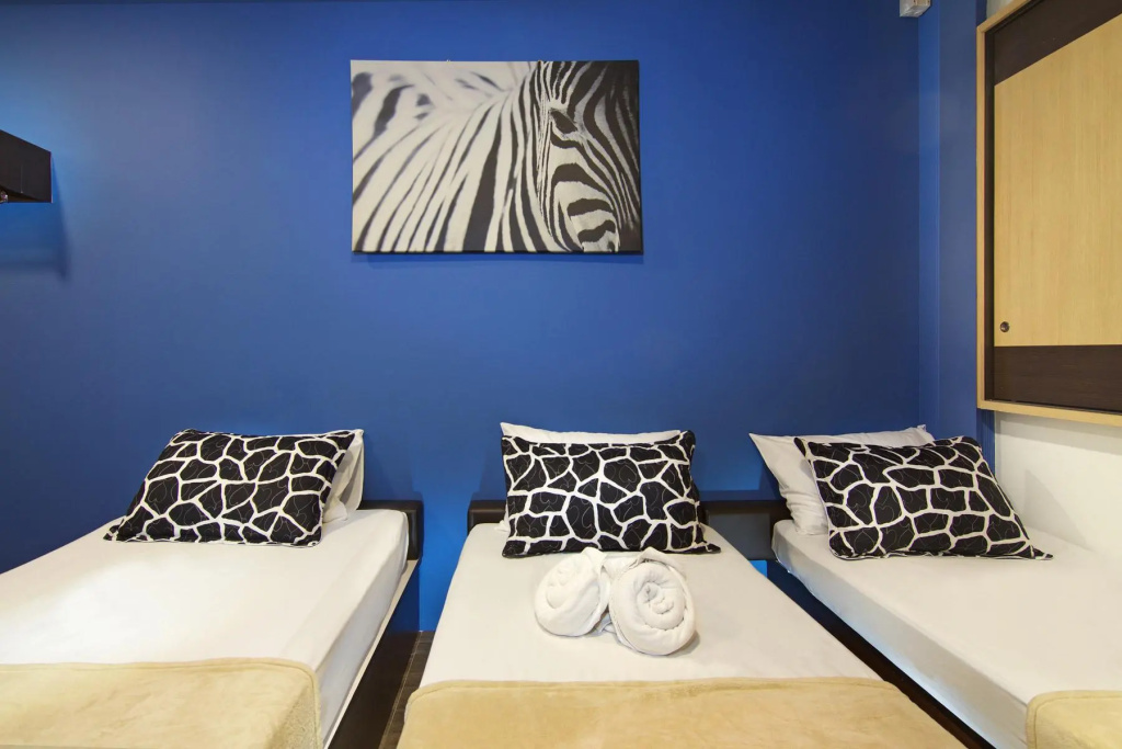 Standard Triple room
