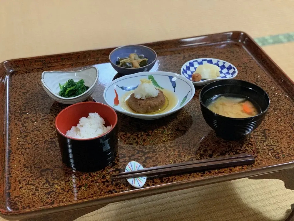 Food & Beverage