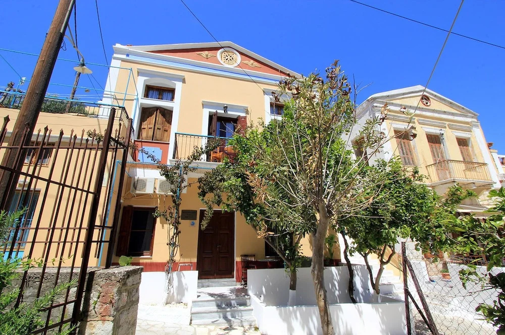 Symi Center - Photo 1