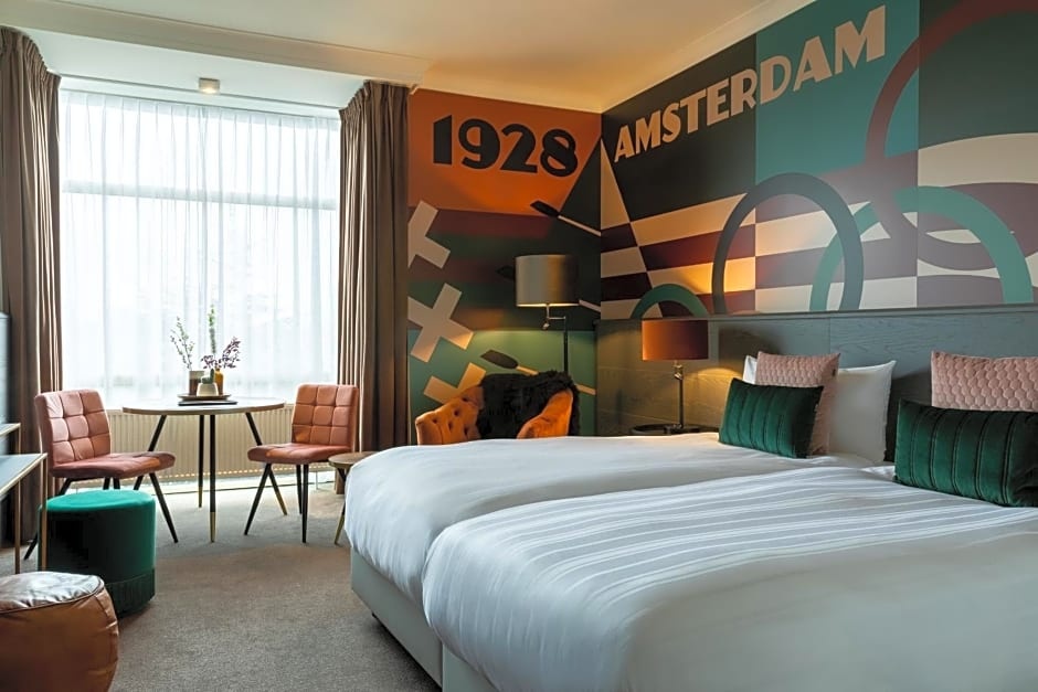Deluxe Room Canal View, Guest room, 1 King at Apollo Hotel Amsterdam A Tribute Portfolio Hotel in Amsterdam Deluxe Room Canal View, Guest room, 1 King at Apollo Hotel Amsterdam A Tribute Portfolio Hotel in Amsterdam