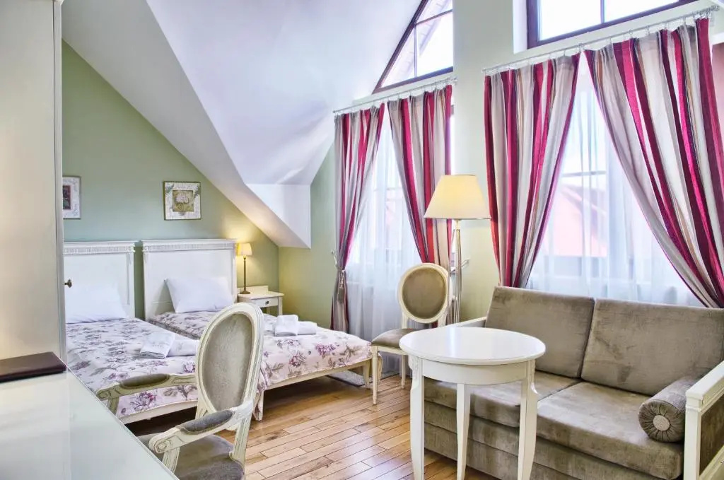 Villa Estera - Hotel & Restauracja - Chambres