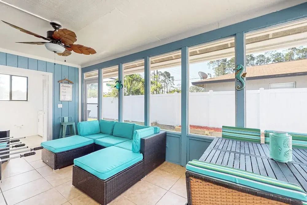 Centrally Located Dog-friendly Home With Beach Gear & Patio - Snowbird-friendly