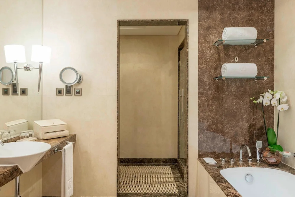 Двухместный полулюкс Premier (двуспальная кровать) в Grosvenor House, a Luxury Collection Hotel, Dubai