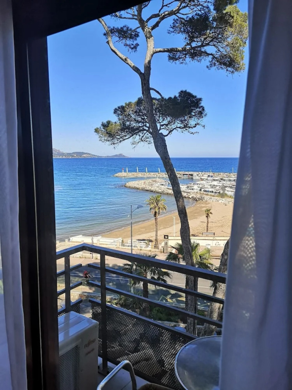 1 Bedroom Comfort room with balcony and with sea view