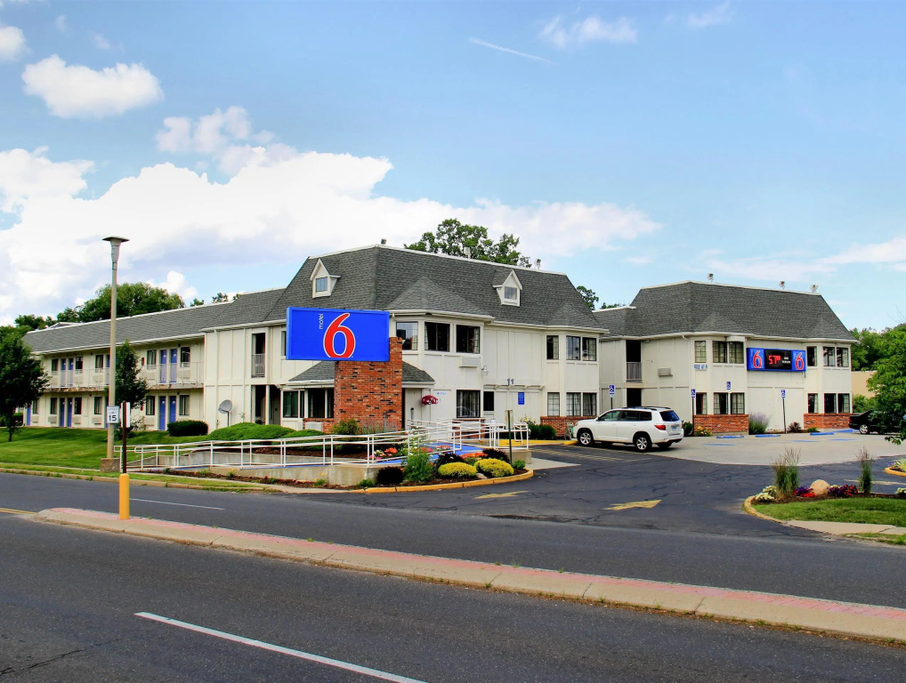 Motel 6 Enfield, CT - Hartford