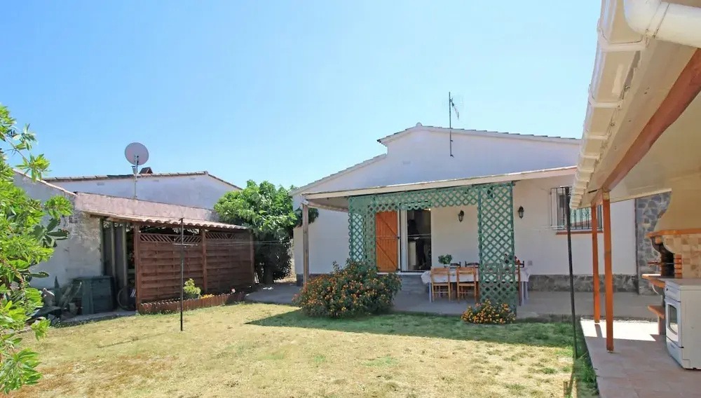 House in Empuriabrava Near the Beach