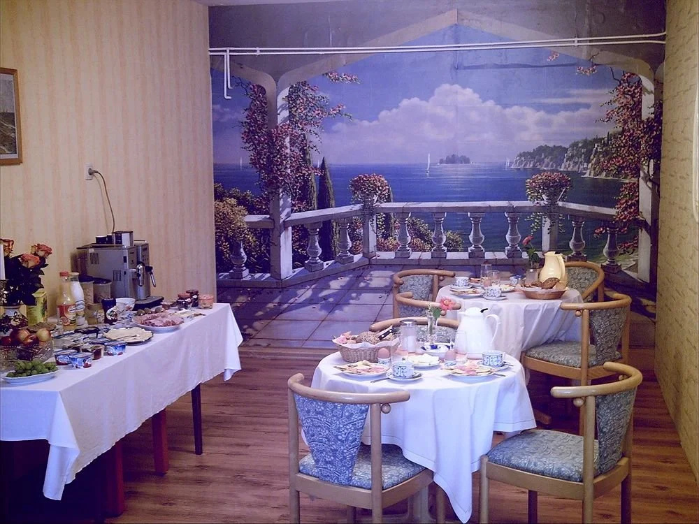 Food & Beverage