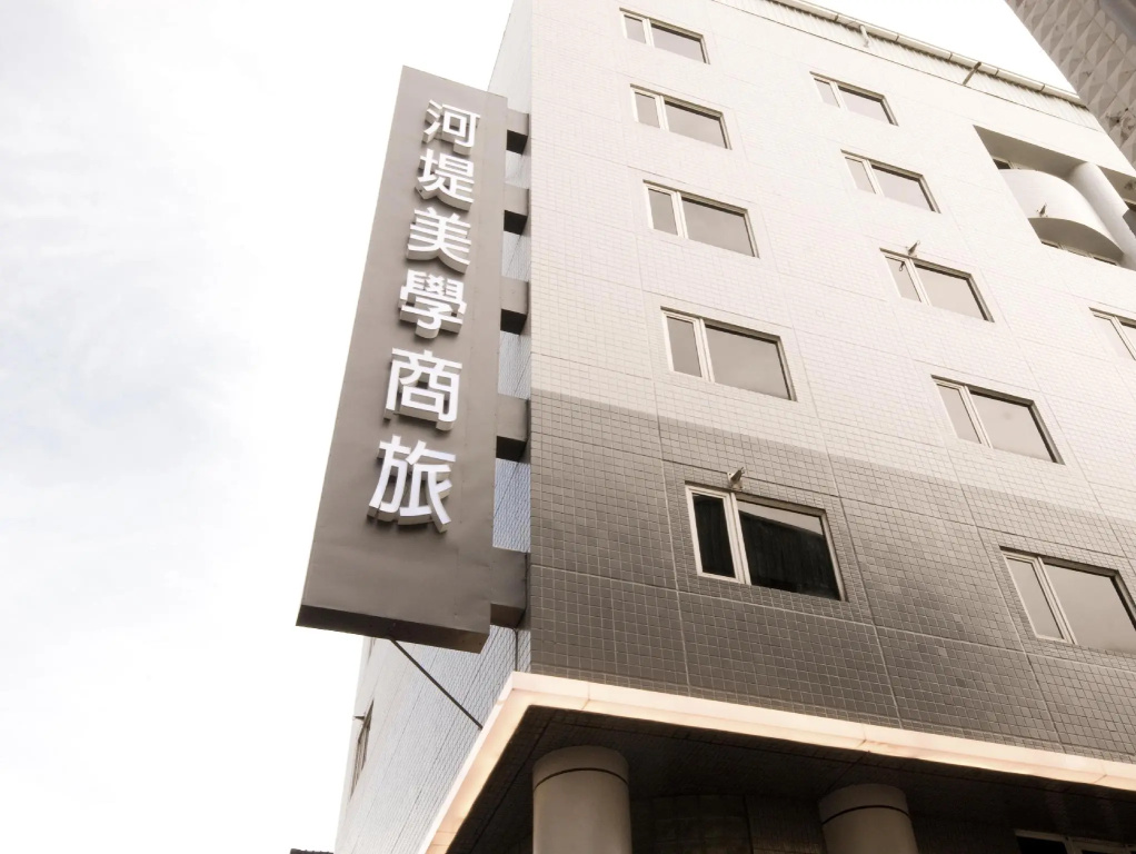 標準五人房