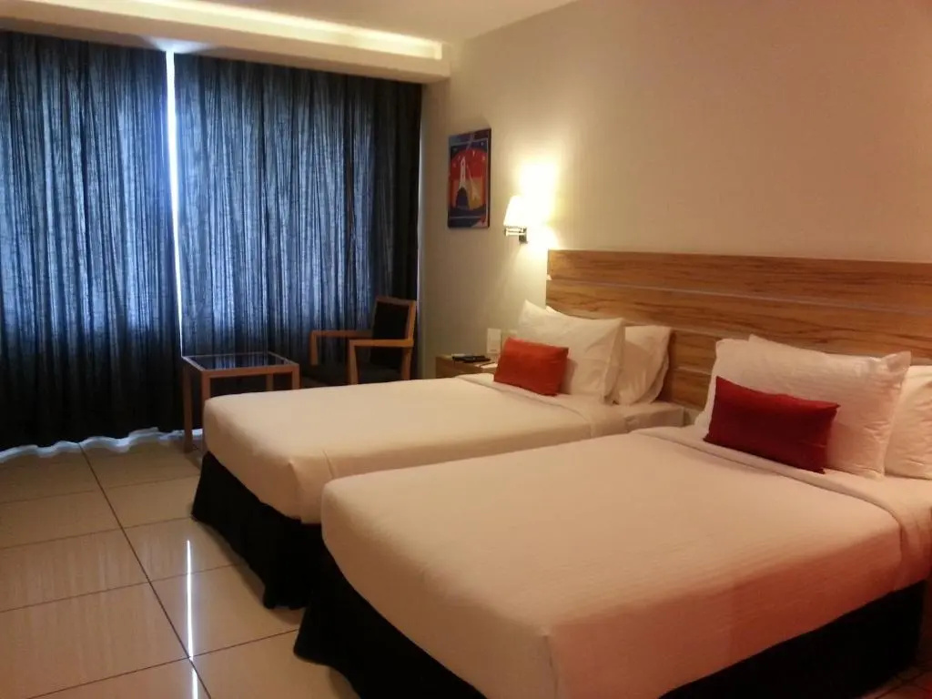 Deluxe Double room (full double bed)