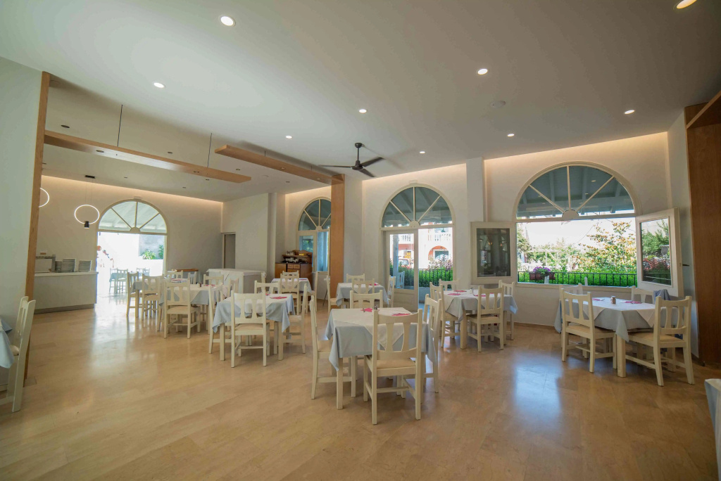 Food & Beverage