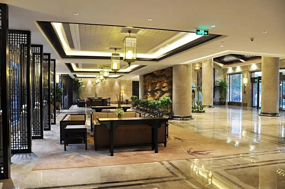 Lobby & Reception