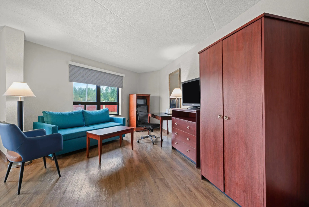 Days Inn by Wyndham Utica - фото 4