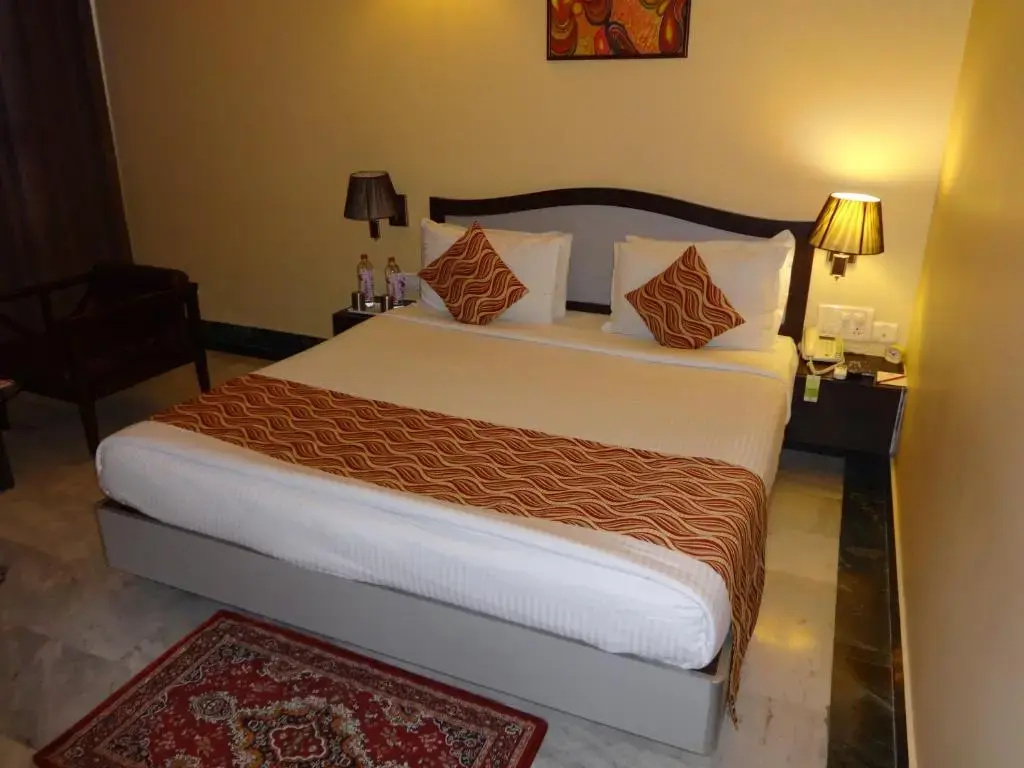 Deluxe Double room (full double bed)