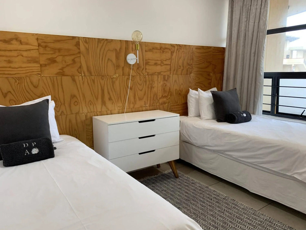 Point Waterfront Apartments - фото 36