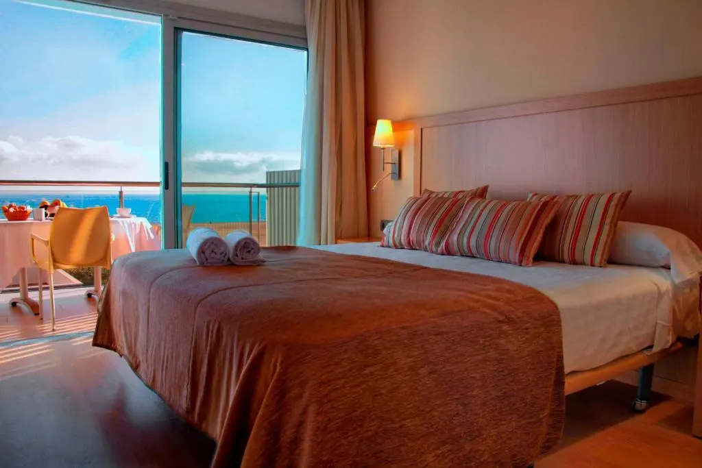 1 Bedroom Apartment with sea view