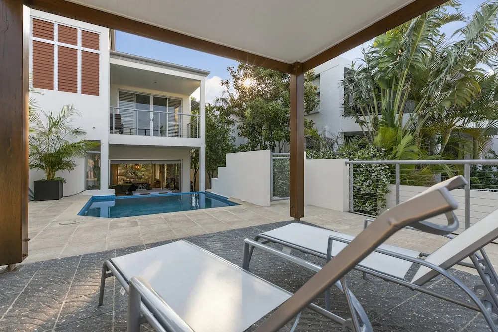 Sunshine Beach, Self Contained Unit, Beach Views - Unit 2 Elouera, 44 Elanda Street