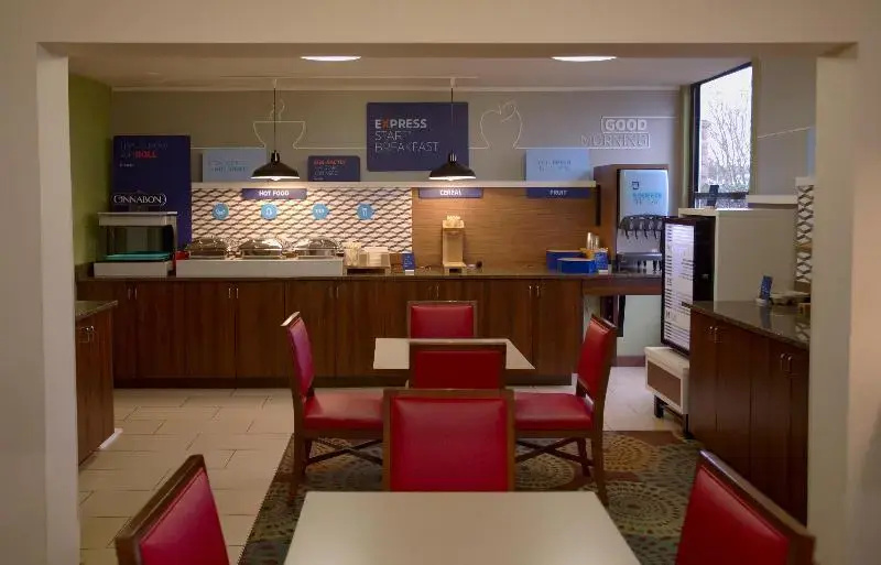 Holiday Inn Express Anderson I 85(Exit 27 Highway