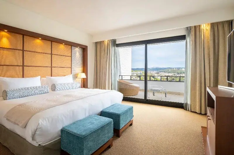 Suite with view