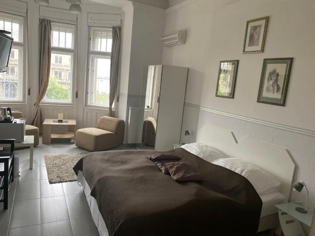 Deluxe Double room with river view (full double bed)