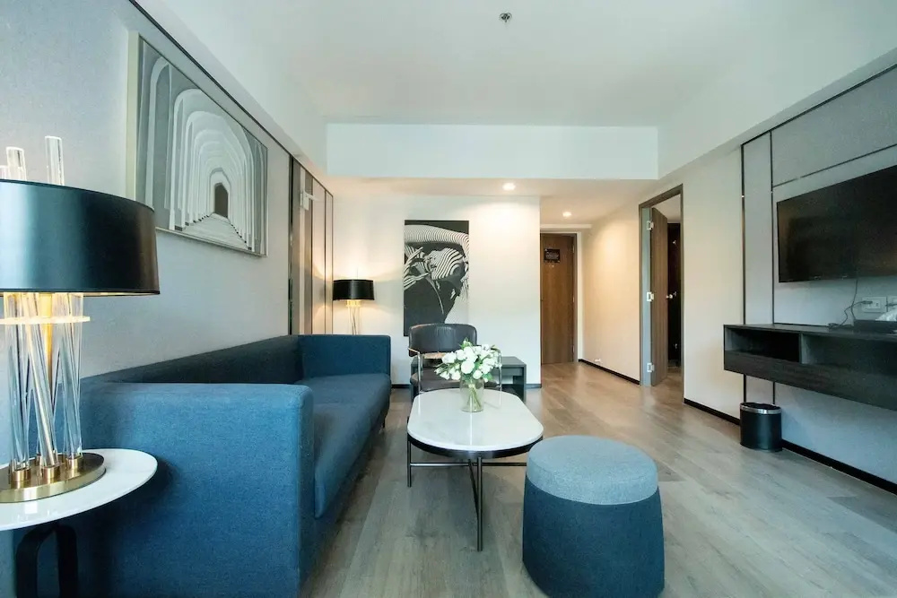 Lobby & Reception
