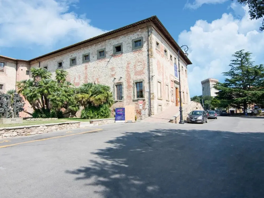 Snug Farmhouse in Castiglione del Lago with Pool