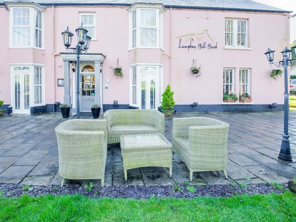 OYO Lamphey Hall Hotel