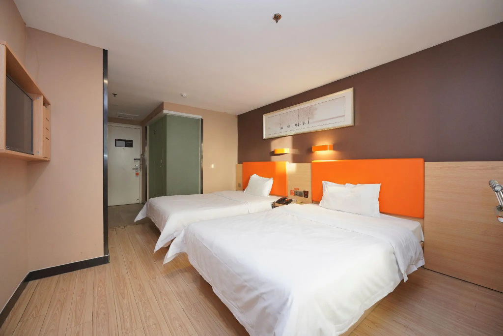 Отель 7 Days Inn Premium Beijing Dongzhimen Airport Express Station в Пекине